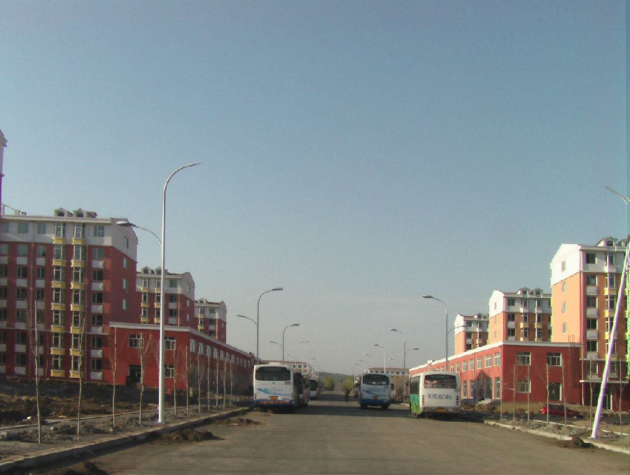 6.公司新承接的大陆南小区.JPG